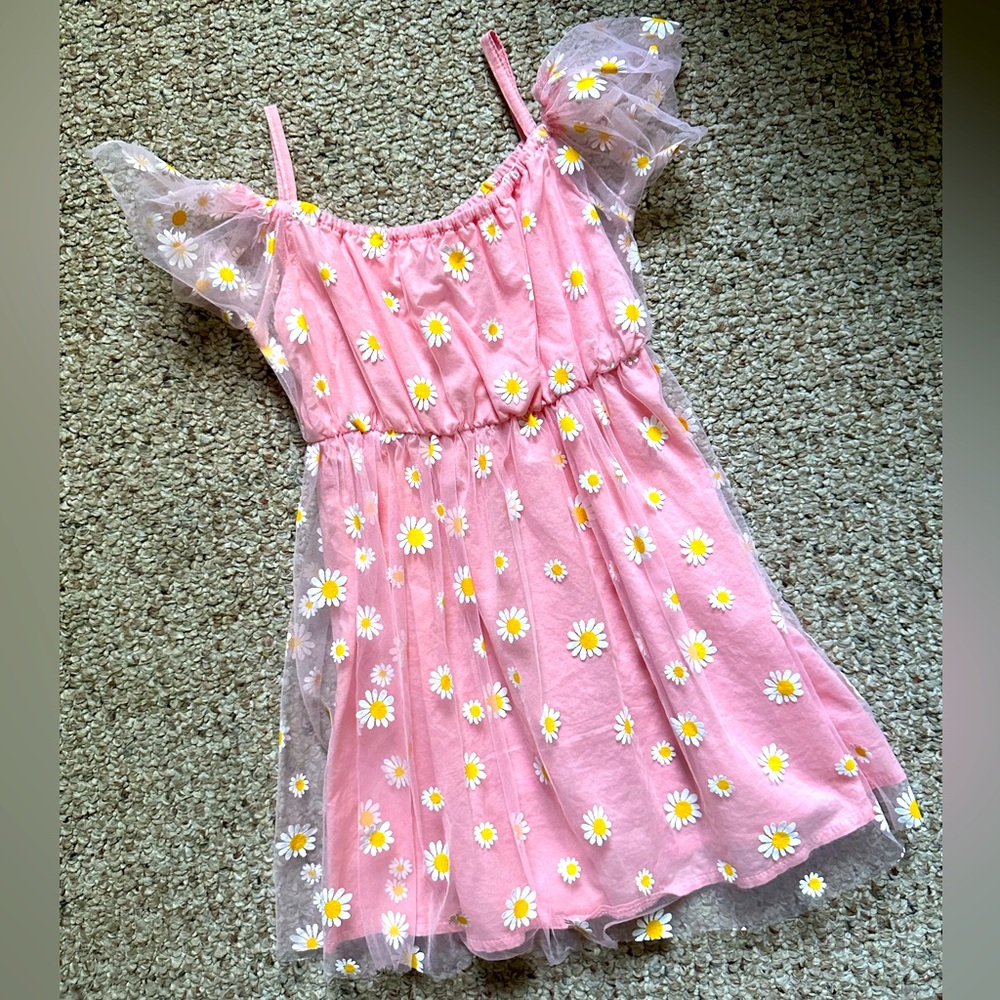 Pink sheer daisy dress 🌼